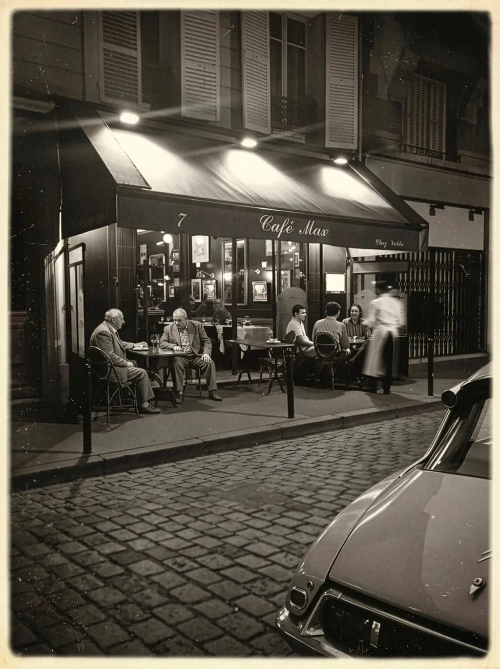 Façade historique du Café Max au 7 avenue de la Motte-Picquet