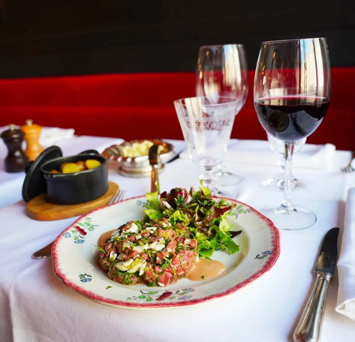 Tartare de boeuf de Salers coupe au couteau